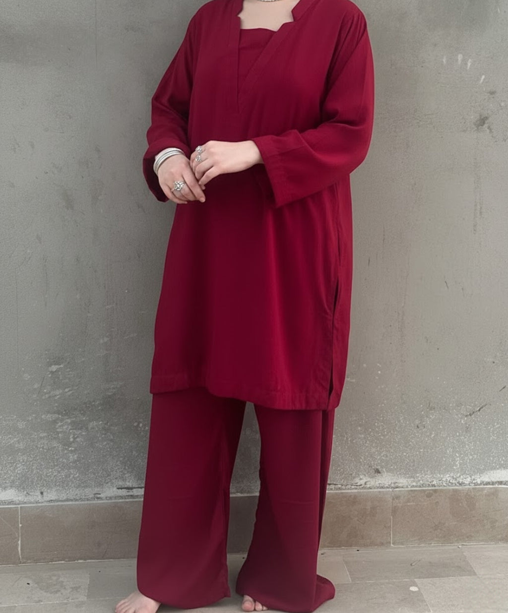 2pc Maroon fit ( side pockets included )