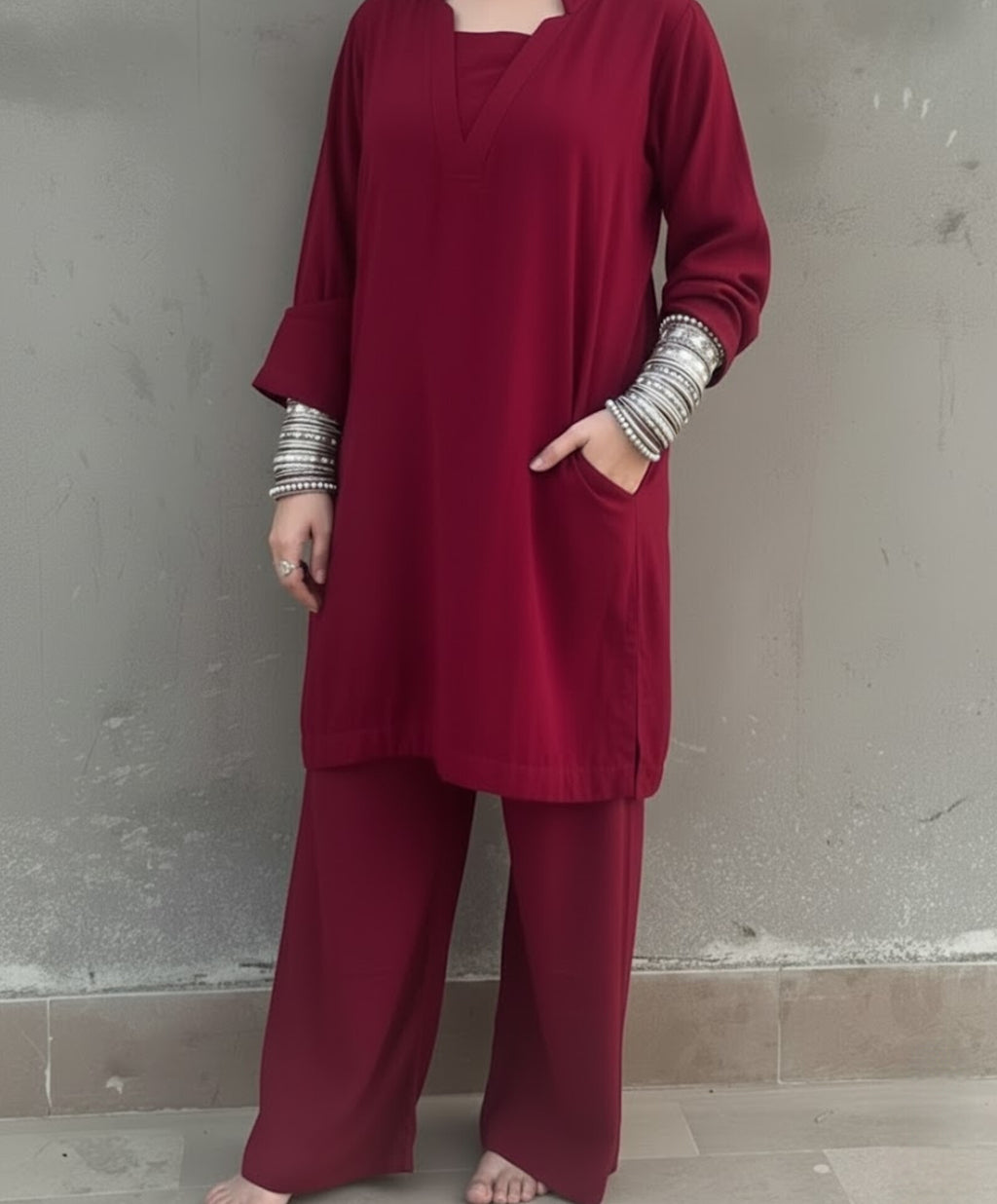 2pc Maroon fit ( side pockets included )